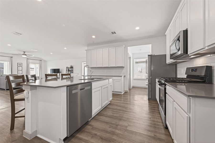 Abundance of cabinetry throughout! Abundance of cabinetry throughout!