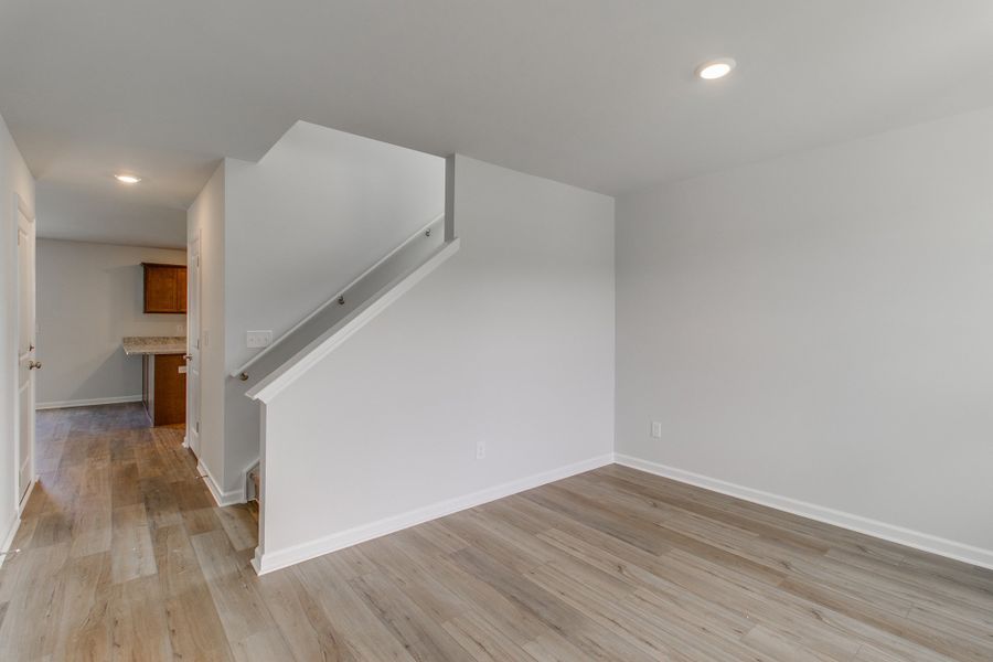 Spacious, unfurnished interior of a new home in Bluefield, Lexington (Image 13).