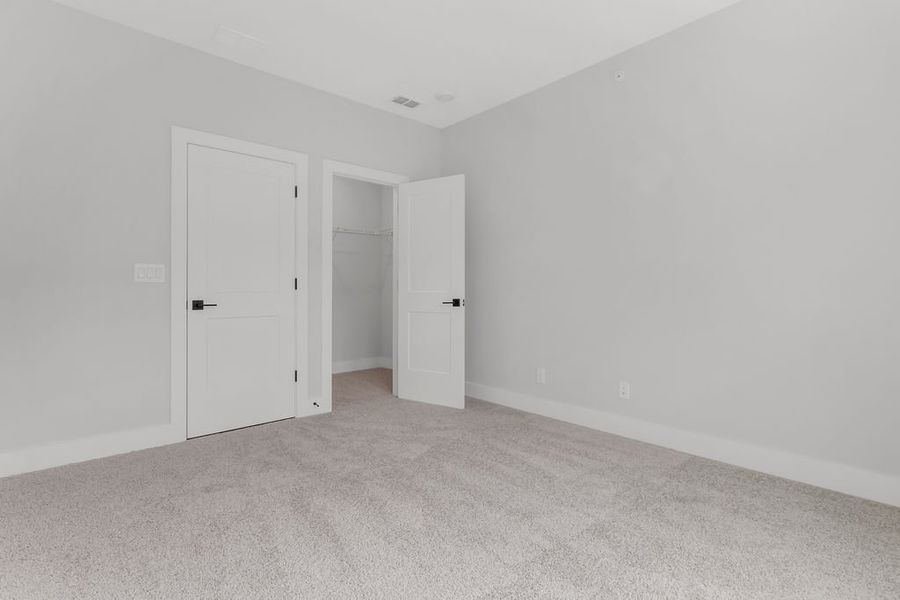 Spacious, unfurnished interior of a new home in Echo Park, Suwanee (Image 38).