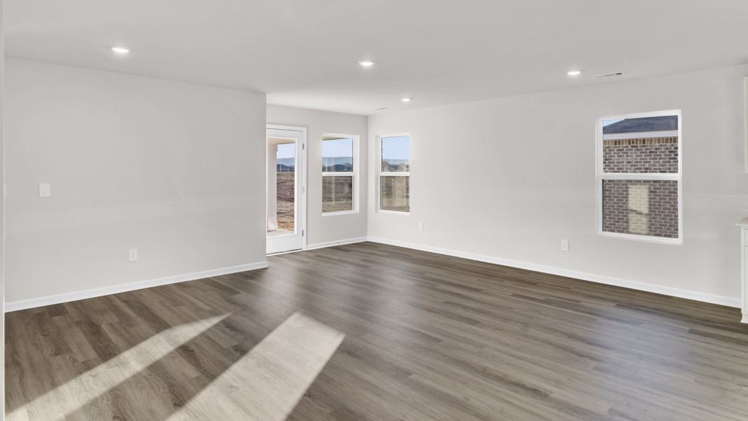Spacious, unfurnished interior of a new home in Bailey Park, Fayetteville (Image 23).