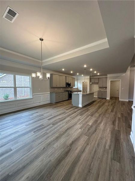 Spacious, unfurnished interior of a new home in Mirror Lake at South Harbour, Villa Rica (Image 15).
