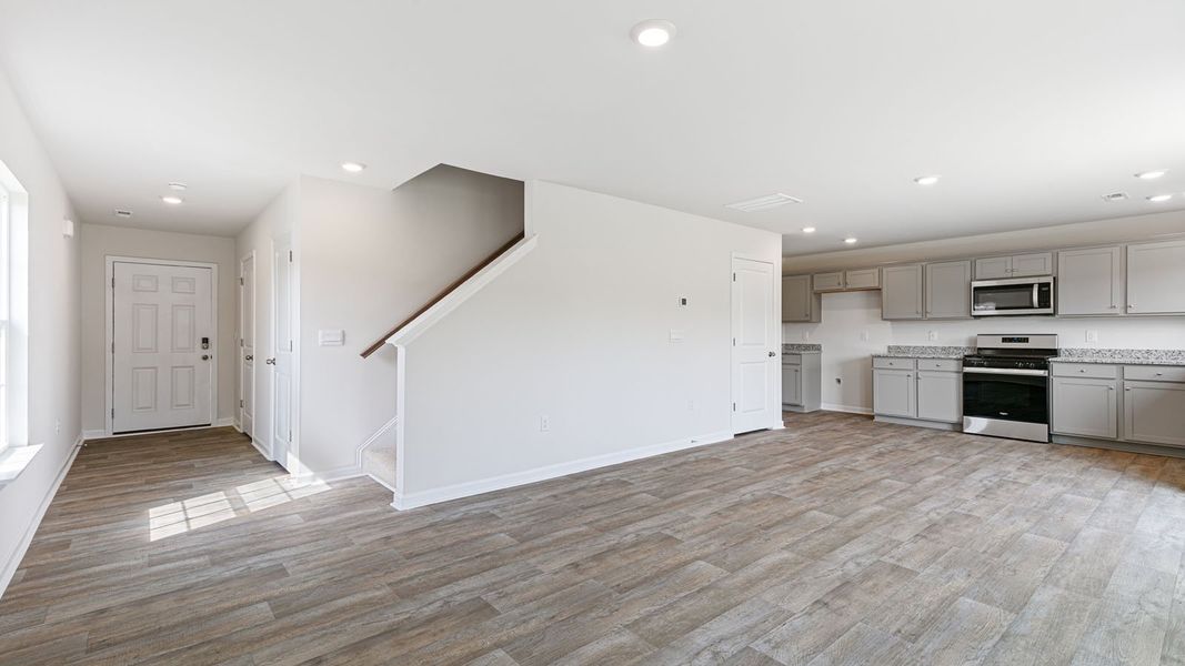 Spacious, unfurnished interior of a new home in Willow Mill, Thomasville (Image 13).