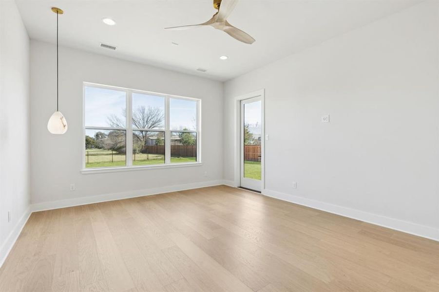 Spacious, unfurnished interior of a new home in , Roanoke (Image 27).