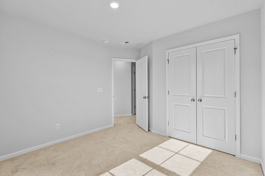 Spacious, unfurnished interior of a new home in Hanes Lake, Winston-Salem (Image 26).