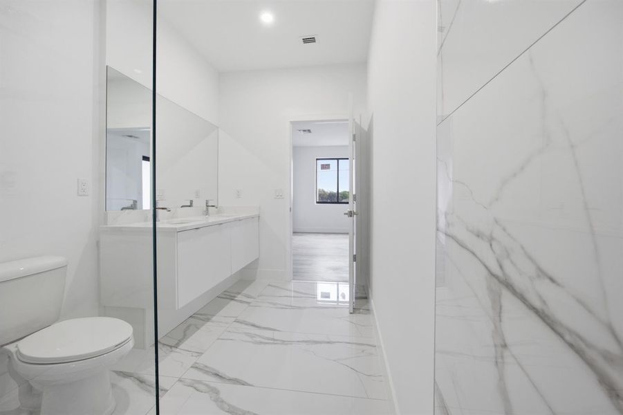 18-masterbath