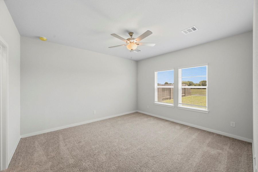 Spacious, unfurnished interior of a new home in Paloma at Sanford Farms, Waller (Image 15).