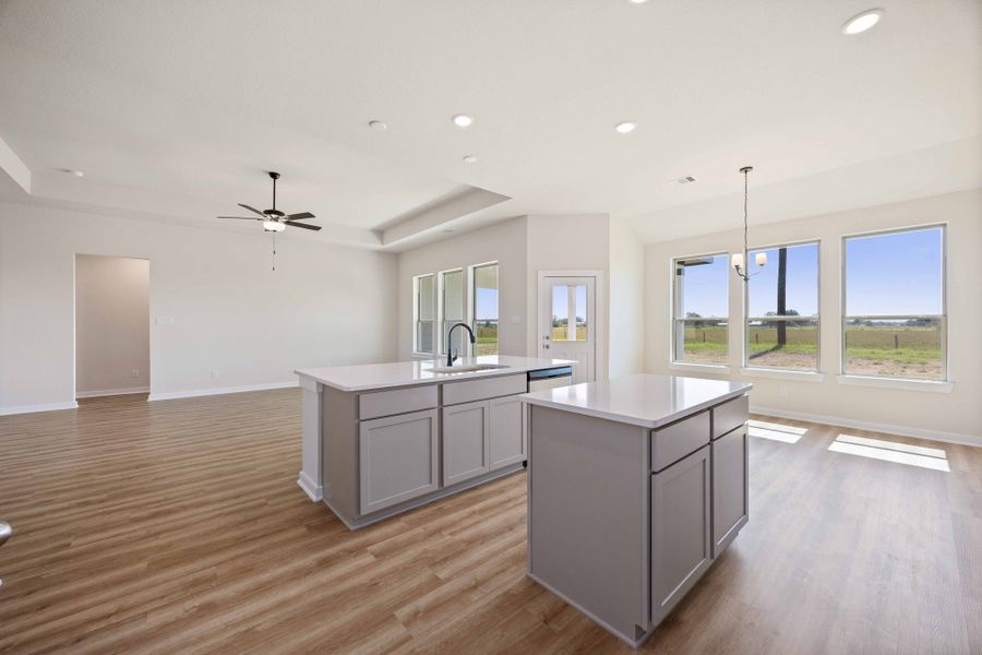 6719 Pelican Lane - Arlington - Kitchen