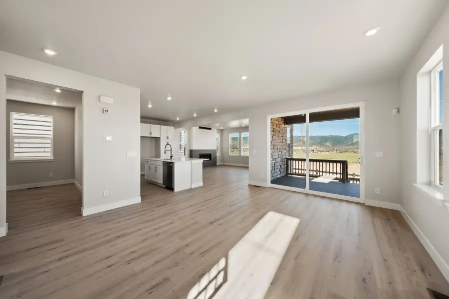 Spacious, unfurnished interior of a new home in Trumark Homes at Sterling Ranch, Littleton (Image 12).