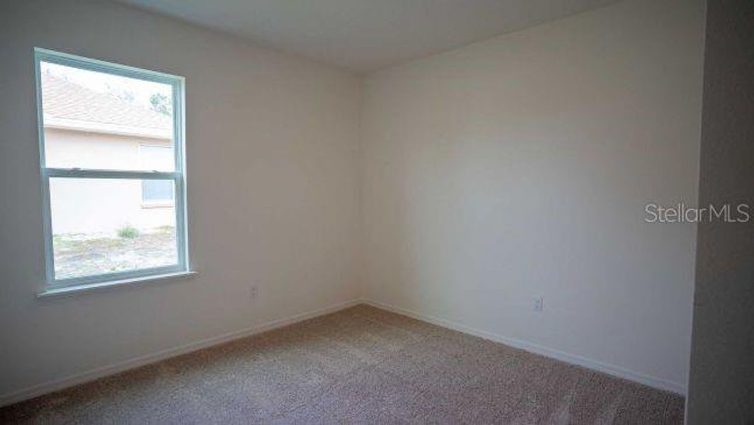 Spacious, unfurnished interior of a new home in Oakhaven Walk, Gainesville (Image 13).