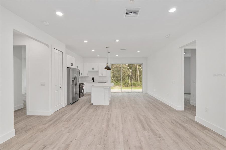 Spacious, unfurnished interior of a new home in , Ocala (Image 40).