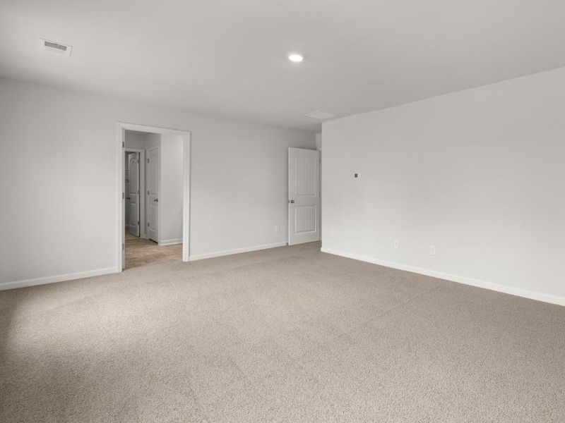 Spacious, unfurnished interior of a new home in Thompson Ridge, Dallas (Image 41). Spacious, unfurnished interior of a new home in Thompson Ridge, Dallas (Image 41).