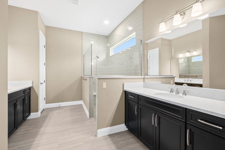 Turnberry Owner's Bath