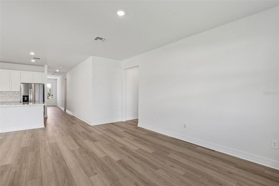 Spacious, unfurnished interior of a new home in , Punta Gorda (Image 19).