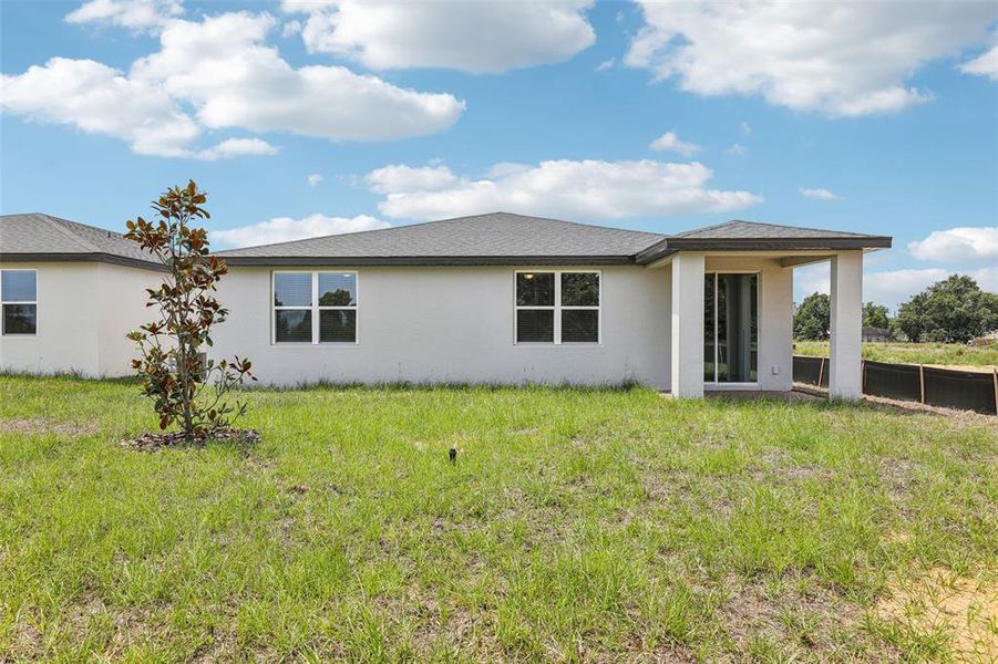 Exterior details and patio area of a home in Hamilton Bluff - Signature Series, Lake Hamilton (Image 3).