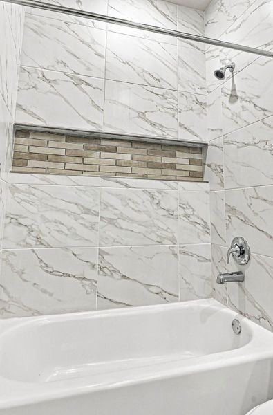 Representative interior finishes for a home built from the Sandstone by View Homes in Paseos Del Este, El Paso (Image 19).