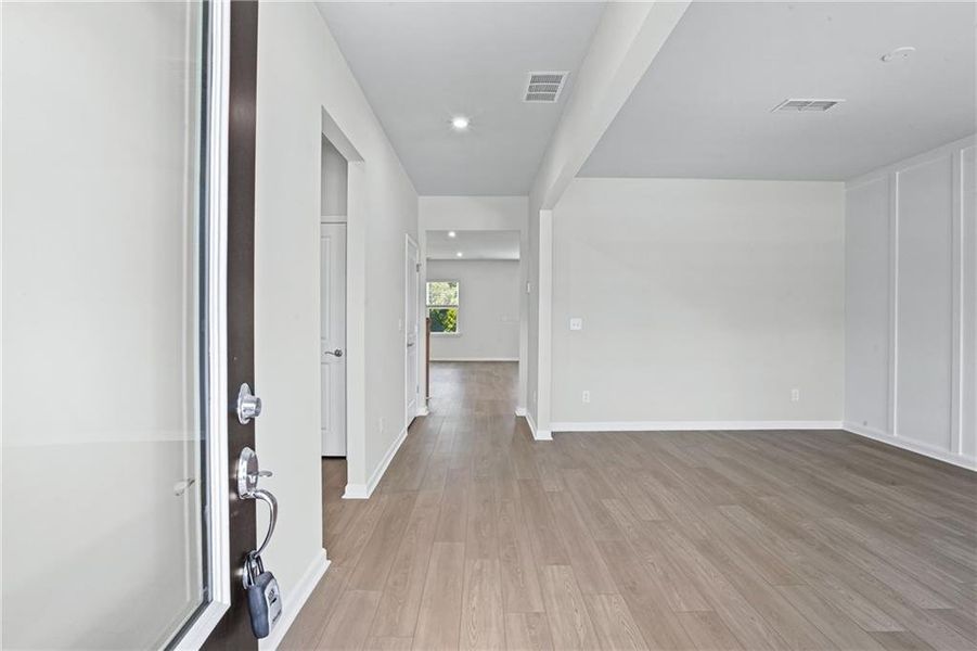 Spacious, unfurnished interior of a new home in Haverhill Estates, Dacula (Image 13).