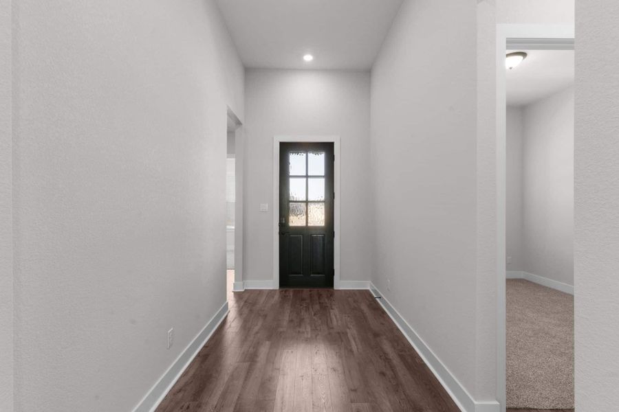 Spacious, unfurnished interior of a new home in Lariat, Liberty Hill (Image 15).