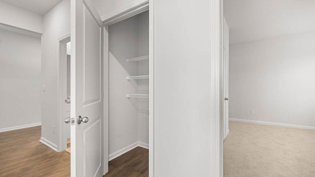 Spacious, unfurnished interior of a new home in Chukker Creek Landing, Aiken (Image 23).