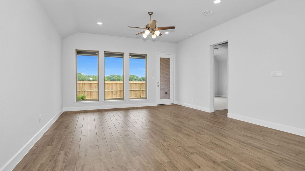 Spacious, unfurnished interior of a new home in Valencia, Manvel (Image 10). Spacious, unfurnished interior of a new home in Valencia, Manvel (Image 10).