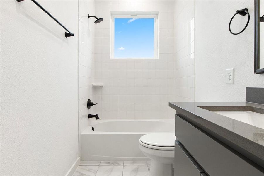 023-1435AzaleaDrive-Melissa-TX-75454-Bathroom2.jpg-SMALL 023-1435AzaleaDrive-Melissa-TX-75454-Bathroom2.jpg-SMALL