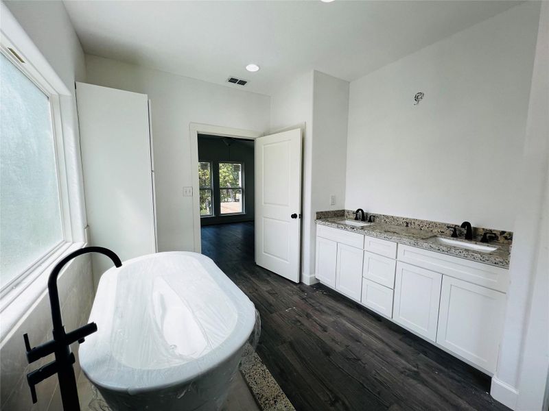 Furnished interior view inside a new home in , Hemphill (Image 10).