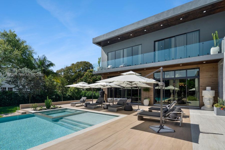 Community amenities in , Pinecrest (Image 58).