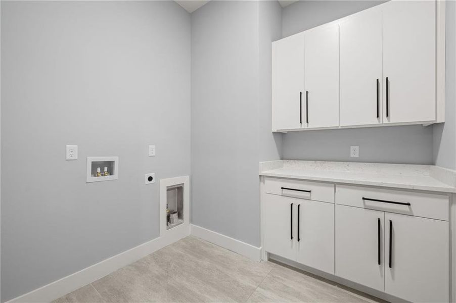 Furnished interior view inside a new home in , Alpharetta (Image 32).