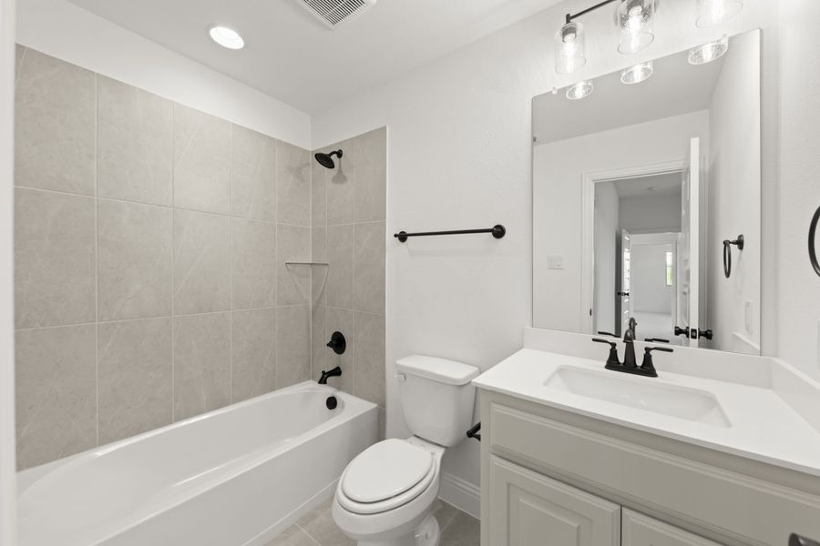 Furnished interior view inside a new home in River Ranch, Van Alstyne (Image 13).