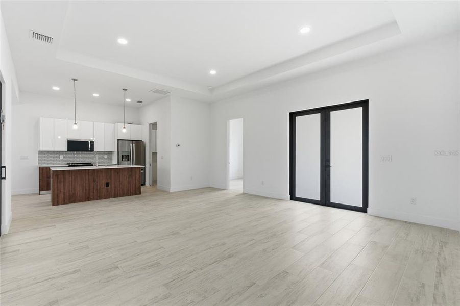 Spacious, unfurnished interior of a new home in , Port Charlotte (Image 32).