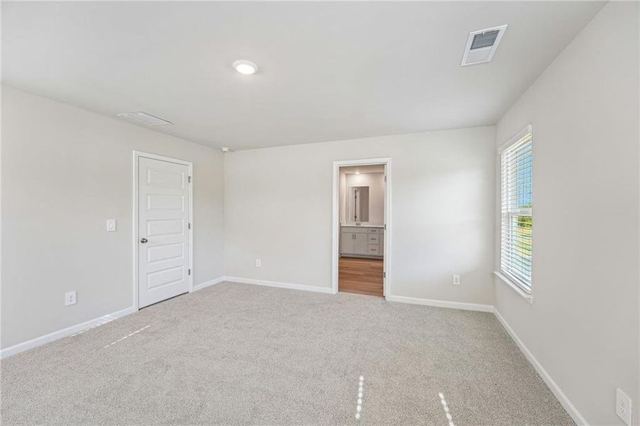 Spacious, unfurnished interior of a new home in Hemingway - Reserve Series, Cumming (Image 26).