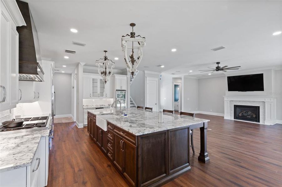 Furnished interior view inside a new home in , Thonotosassa (Image 11).