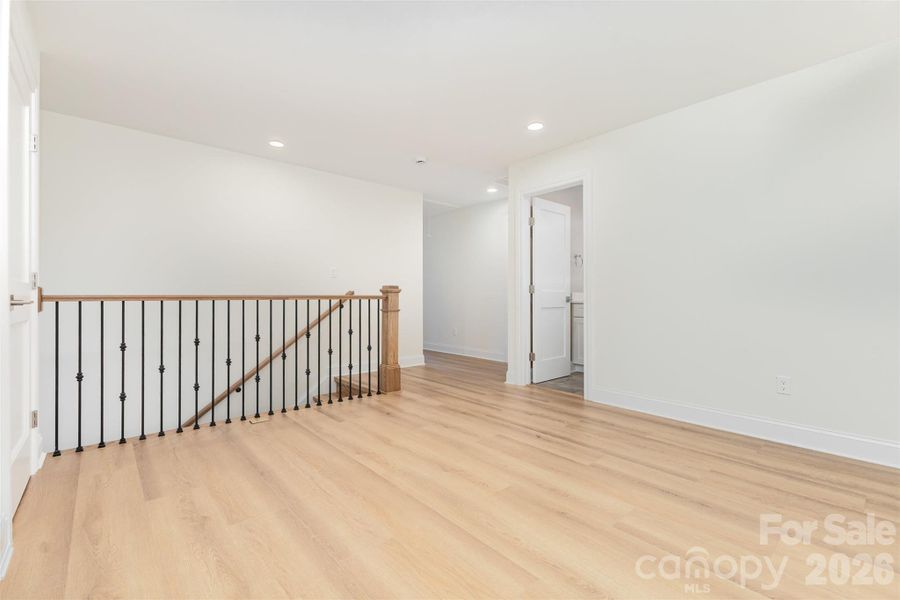 Spacious, unfurnished interior of a new home in , Wesley Chapel (Image 34).