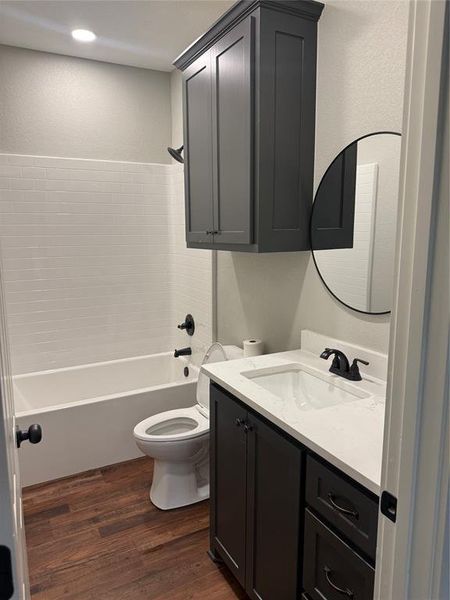 Furnished interior view inside a new home in , Texarkana (Image 6).