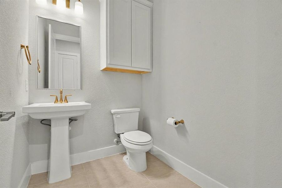 Furnished interior view inside a new home in , McKinney (Image 8).