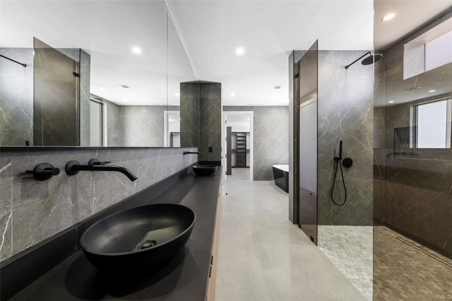 Image 27 of a home in .