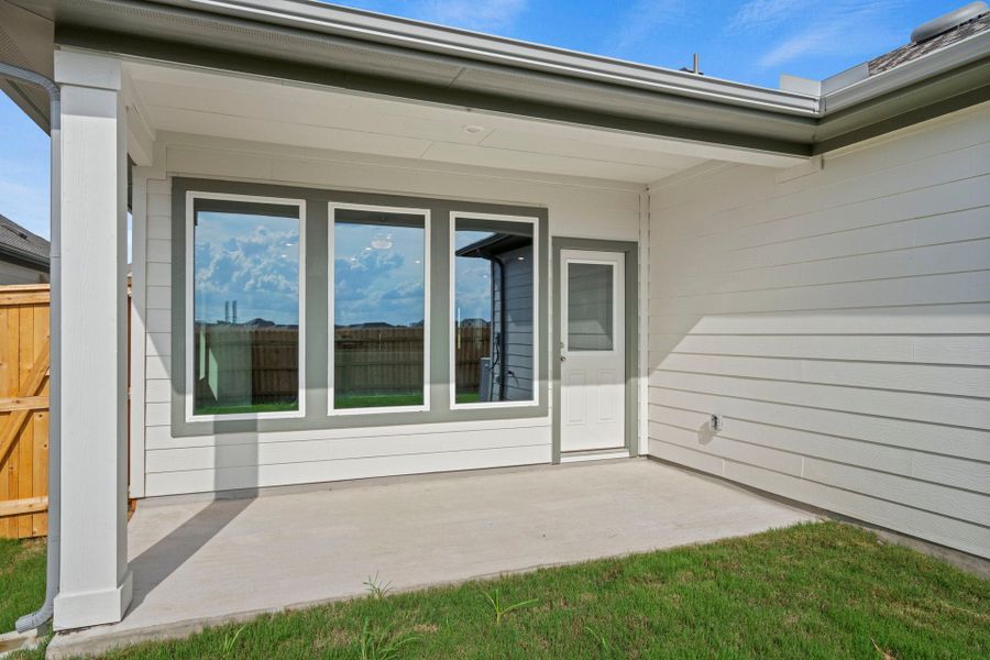 1,948sf New Home in TAYLOR, TX.  - Slide 3