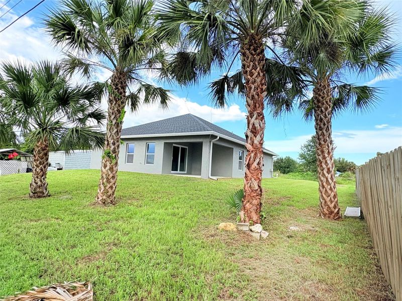 Exterior details and patio area of a home in , Okeechobee (Image 26).