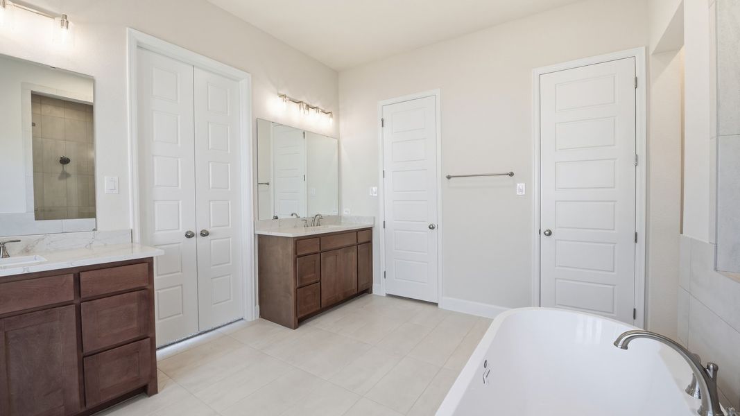 Furnished interior view inside a new home in Sweetgrass, Haslet (Image 15).