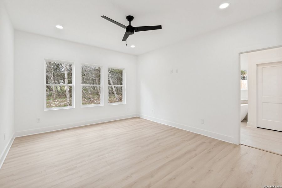 Spacious, unfurnished interior of a new home in , Boerne (Image 13).