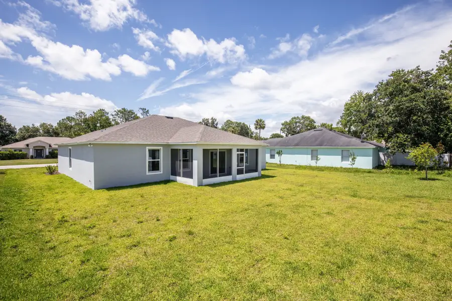 Representative exterior details of a home built from the Willow by Maronda Homes in Englewood, Englewood (Image 3).