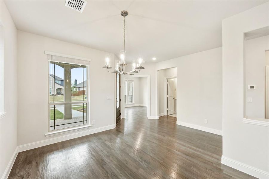 Spacious, unfurnished interior of a new home in Triple Diamond Ranch, Mansfield (Image 39).