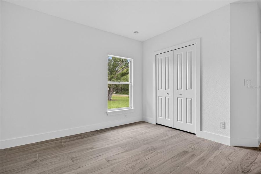 Spacious, unfurnished interior of a new home in , Port Charlotte (Image 14).