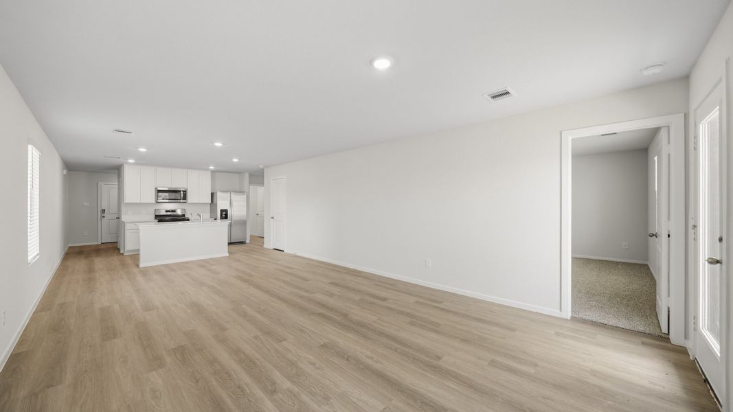 Spacious, unfurnished interior of a new home in Sunset Valley, Hockley (Image 16).