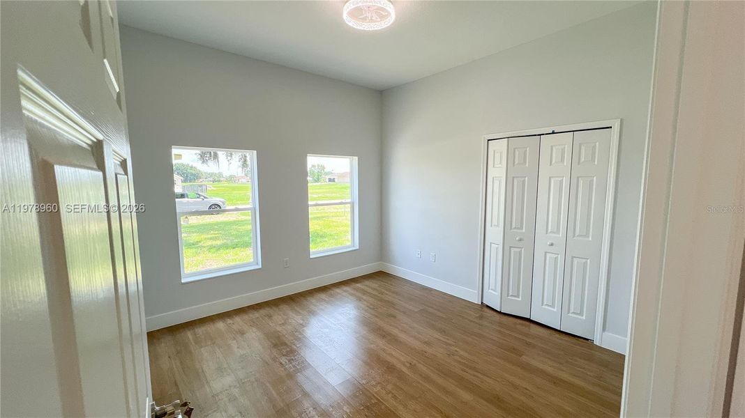 Spacious, unfurnished interior of a new home in , Sebring (Image 25).