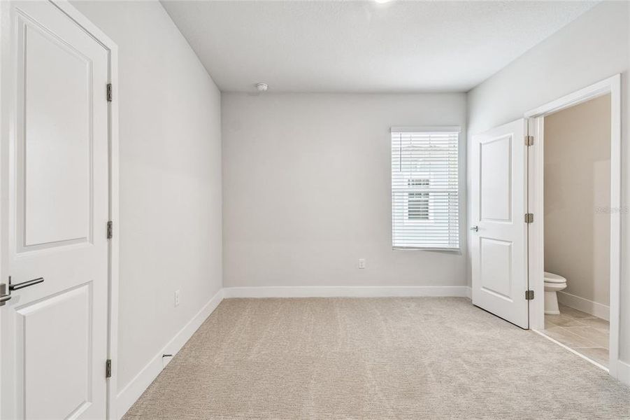 Spacious, unfurnished interior of a new home in Towns at Union, St. Petersburg (Image 30).