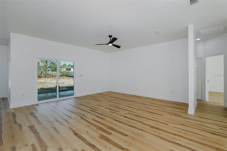 Spacious, unfurnished interior of a new home in , Weeki Wachee (Image 46).