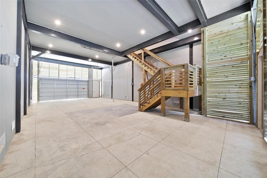 Spacious, unfurnished interior of a new home in Lago Pointe, Seabrook (Image 5). Spacious, unfurnished interior of a new home in Lago Pointe, Seabrook (Image 5).
