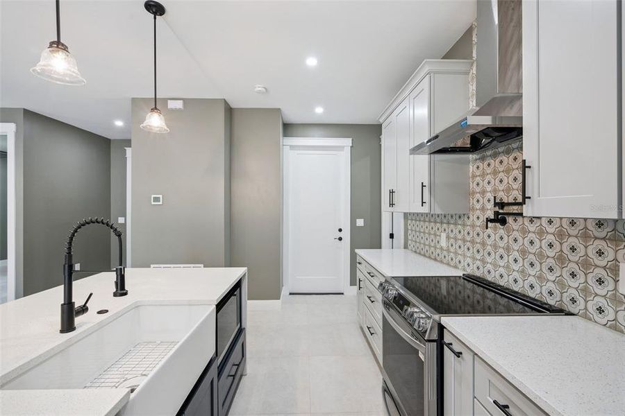 Furnished interior view inside a new home in , Apopka (Image 9).