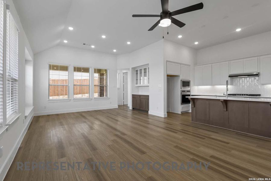 Spacious, unfurnished interior of a new home in Prominence, San Antonio (Image 13).