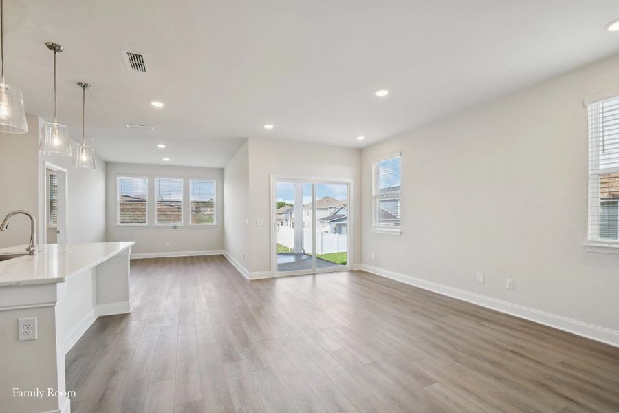 Spacious, unfurnished interior of a new home in Cades Bluff, Lebanon (Image 17).